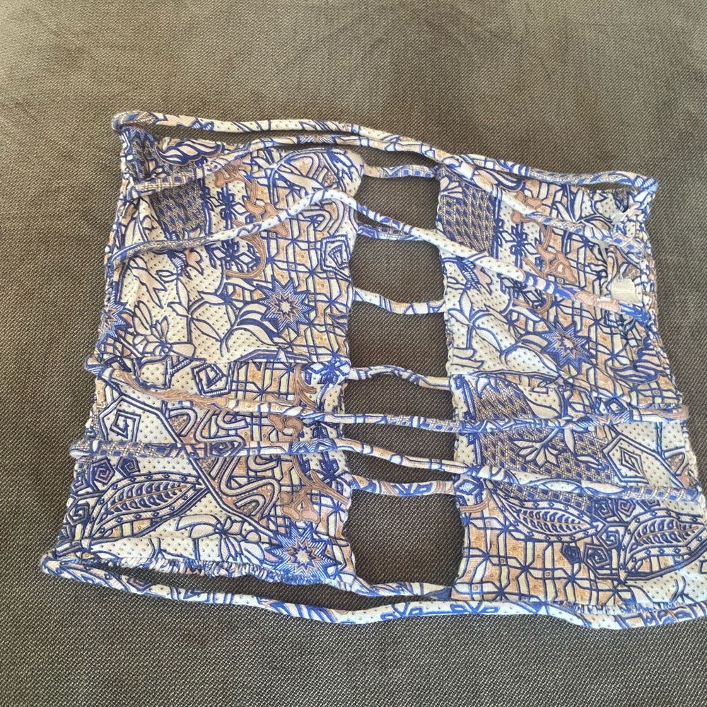 Indah strapless crop top 🤍